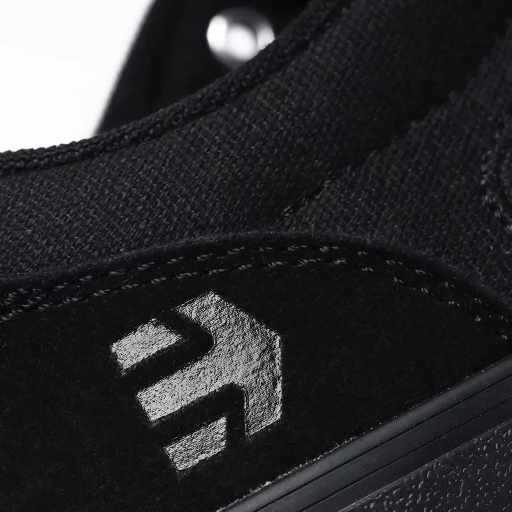 Etnies Barge LS